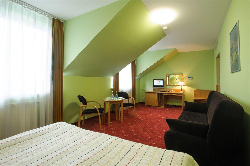 Hotel Orient Krakow Bagian luar foto