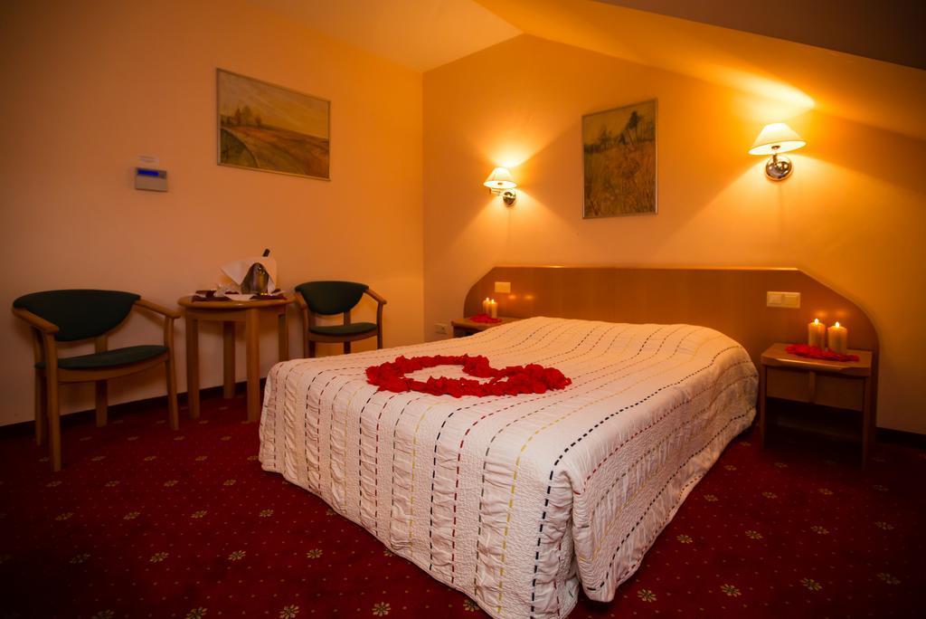 Hotel Orient Krakow Bagian luar foto