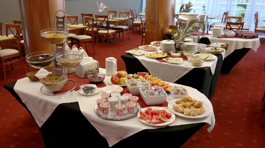 Hotel Orient Krakow Bagian luar foto