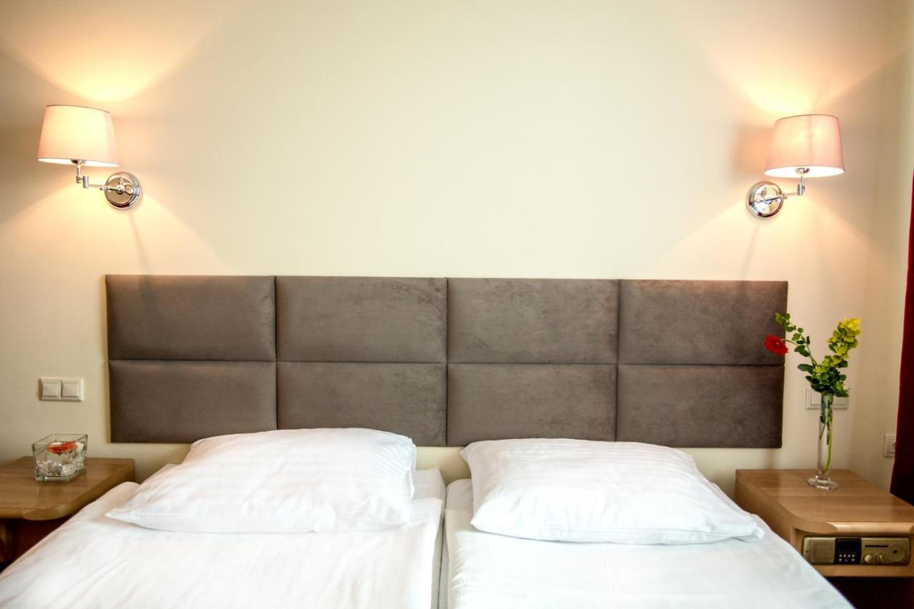 Hotel Orient Krakow Bagian luar foto